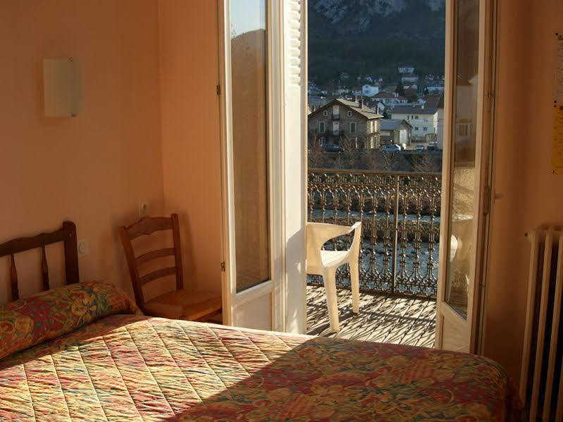 Logis Hotel Restaurant De La Poste Tarascon-sur-Ariège Zewnętrze zdjęcie